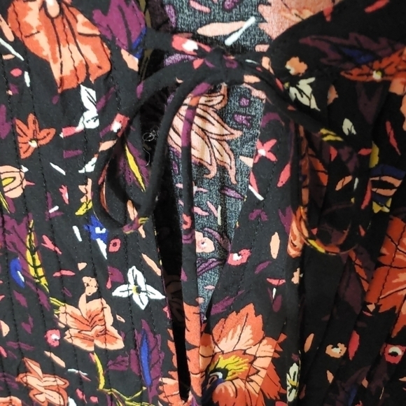 Beautiful Old Navy Peasant Style Blouse - Picture 4 of 8